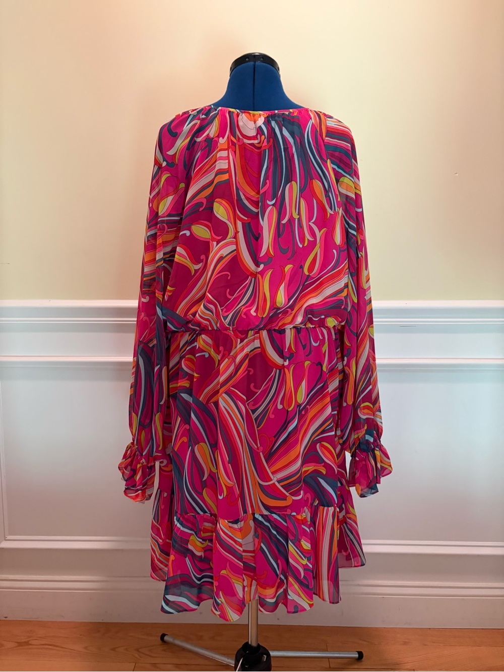 Trina Turk Pink Multi-Color Swirl Long-Sleeve Tiered Dress